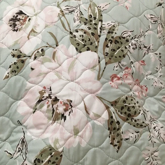KG gray pink floral comforter - Picture 2 of 5